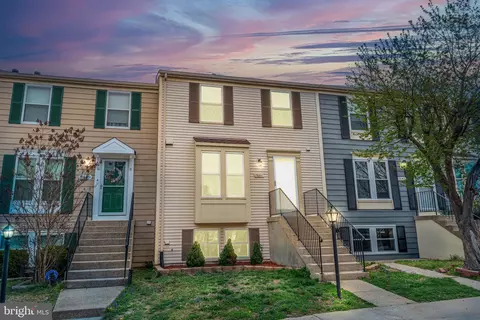 7451 Lone Star Rd, Lorton, VA 22079