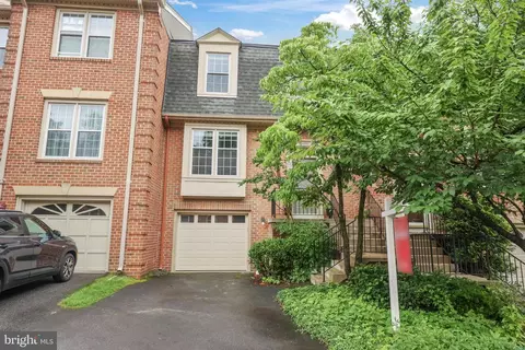5813 Iron Willow Ct, Alexandria, VA 22310