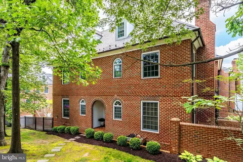 1107 Kensington Rd, Mclean, VA 22101