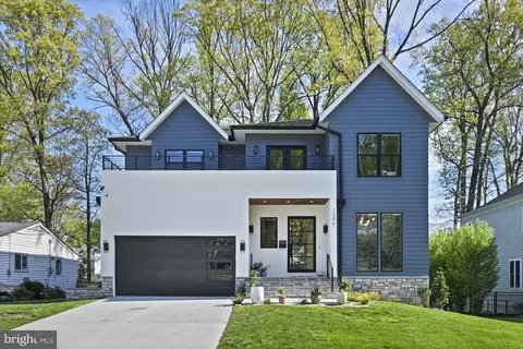 1206 Cottage St SW, Vienna, VA 22180