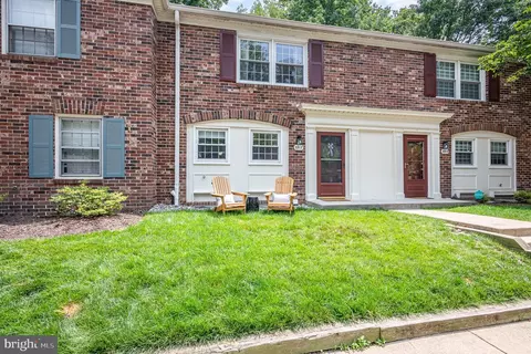 5917 Kingsford Rd #366, Springfield, VA 22152