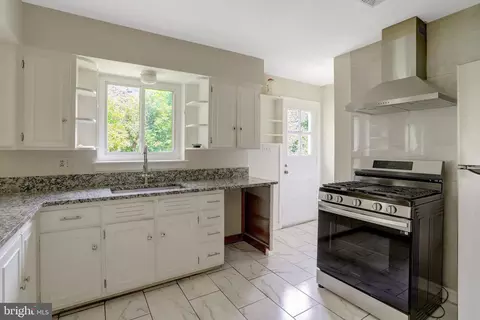 6005 Frederick St, Springfield, VA 22150 photo 8