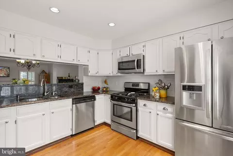 6498 Milva Ln, Springfield, VA 22150 photo 9