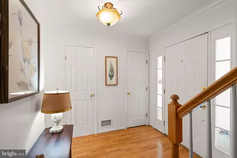 6498 Milva Ln, Springfield, VA 22150 photo 4