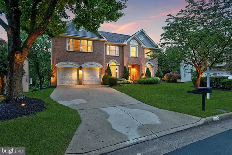 7905 Willfield Ct, Fairfax Station, VA 22039