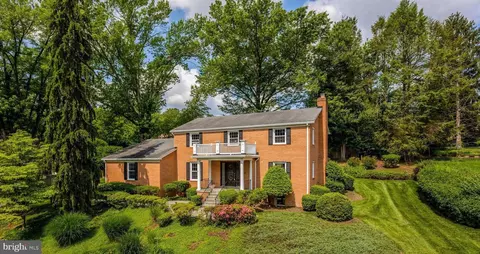 1517 Tuba Ct, Vienna, VA 22182