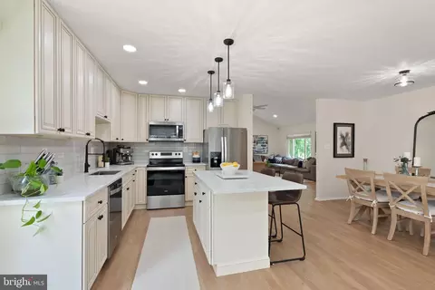 7909 Mulberry Bottom Ct, Springfield, VA 22153 photo 24