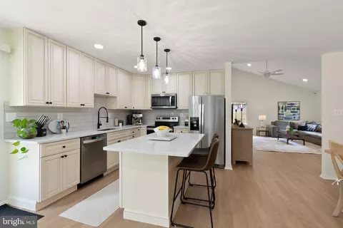 7909 Mulberry Bottom Ct, Springfield, VA 22153 photo 23