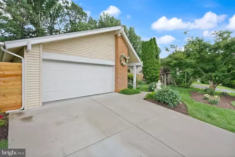 7909 Mulberry Bottom Ct, Springfield, VA 22153 photo 6