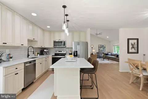 7909 Mulberry Bottom Ct, Springfield, VA 22153 photo 22