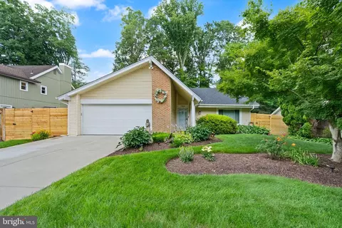 7909 Mulberry Bottom Ct, Springfield, VA 22153