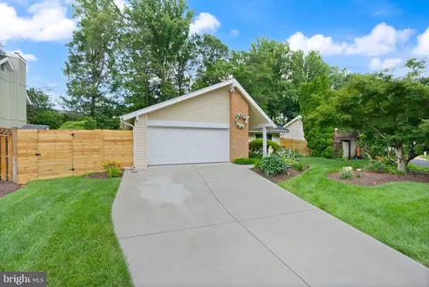 7909 Mulberry Bottom Ct, Springfield, VA 22153 photo 5
