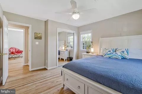 Bedroom - 8205 Dunsinane Ct, Mclean, VA 22102 photo 5 of 7