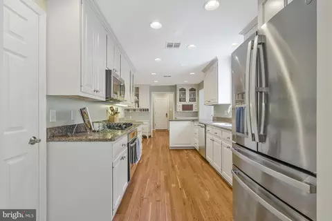 Kitchen - 8205 Dunsinane Ct, Mclean, VA 22102 photo 2 of 3