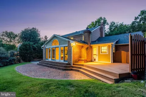 Exterior - 8205 Dunsinane Ct, Mclean, VA 22102 photo 2 of 49