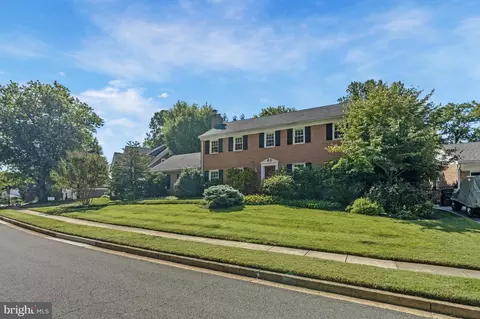 Exterior - 8205 Dunsinane Ct, Mclean, VA 22102 photo 22 of 49