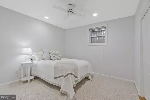 Bedroom - 8205 Dunsinane Ct, Mclean, VA 22102 photo 6 of 7