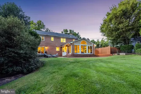 Exterior - 8205 Dunsinane Ct, Mclean, VA 22102 photo 3 of 49