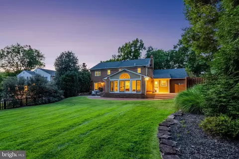 Exterior - 8205 Dunsinane Ct, Mclean, VA 22102 photo 5 of 49