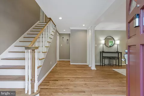 Entry Way - 8205 Dunsinane Ct, Mclean, VA 22102 photo 3 of 7
