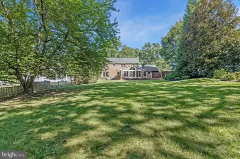 Exterior - 8205 Dunsinane Ct, Mclean, VA 22102 photo 18 of 49