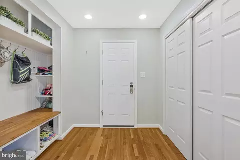 Entry Way - 8205 Dunsinane Ct, Mclean, VA 22102 photo 6 of 7