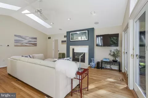 Living - 8205 Dunsinane Ct, Mclean, VA 22102 photo 3 of 3