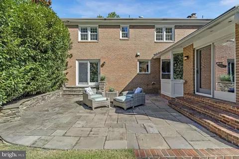 Exterior - 8205 Dunsinane Ct, Mclean, VA 22102 photo 9 of 49