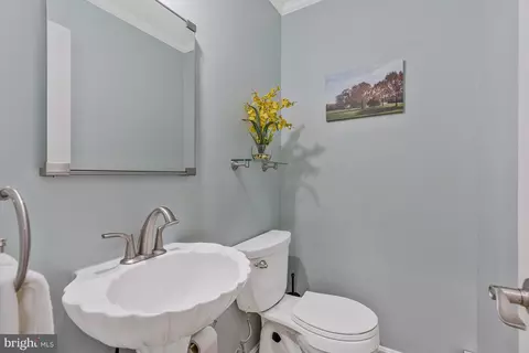 Entry Way - 8205 Dunsinane Ct, Mclean, VA 22102 photo 7 of 7