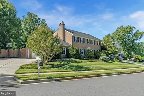 Exterior - 8205 Dunsinane Ct, Mclean, VA 22102 photo 23 of 49