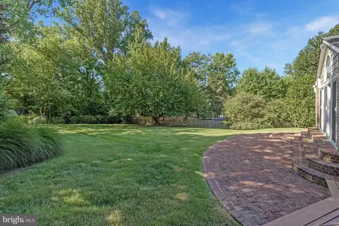 Exterior - 8205 Dunsinane Ct, Mclean, VA 22102 photo 10 of 49