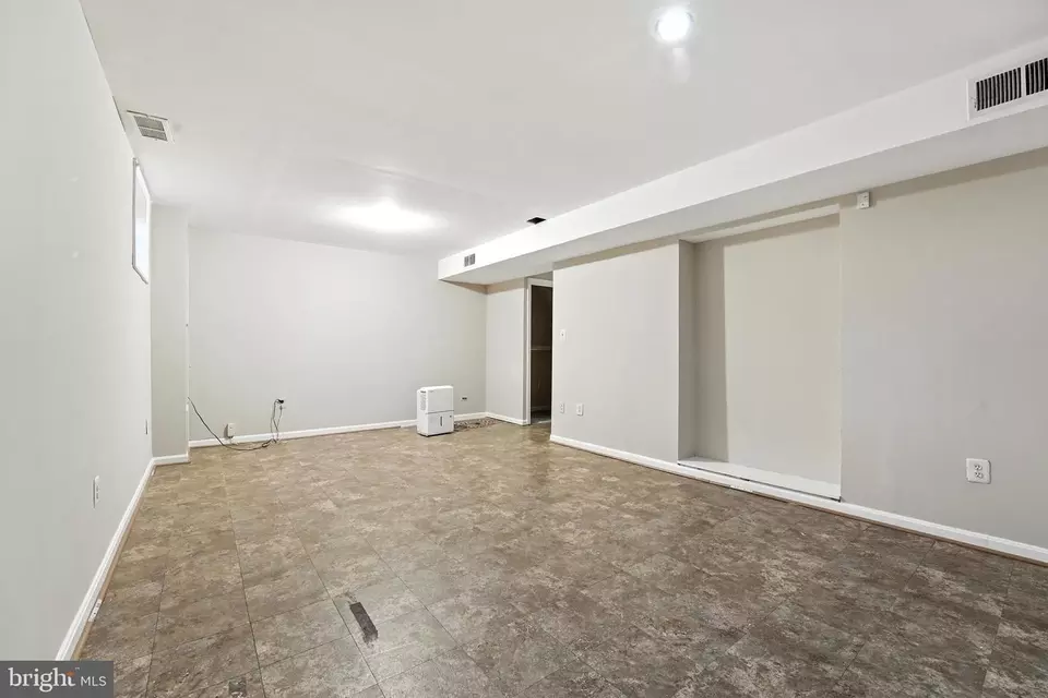  6848 Brian Michael Ct, Springfield, VA 22153 photo 32
