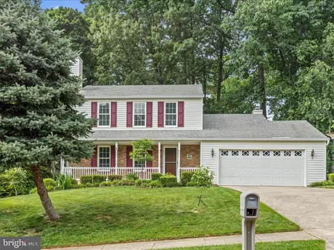 900 Young Dairy Ct, Herndon, VA 20170