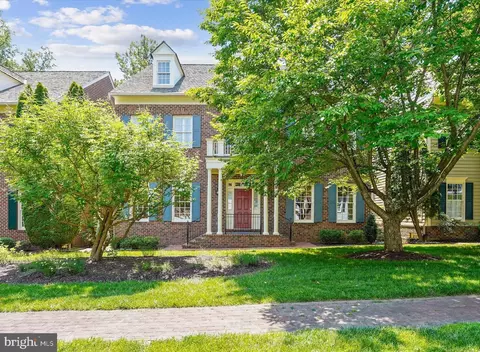9858 Palace Green Way, Vienna, VA 22181