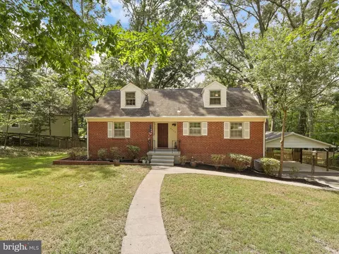 8600 Mount Zephyr Dr, Alexandria, VA 22309