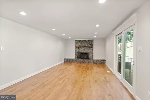 7737 Middle Valley Dr, Springfield, VA 22153 photo 14