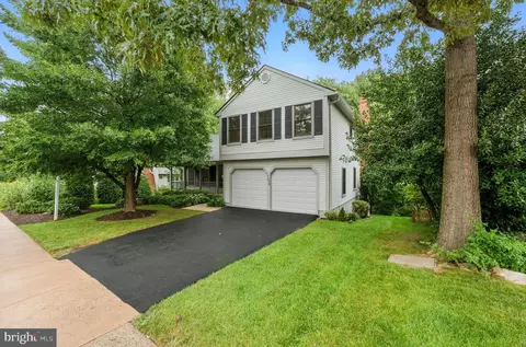 Exterior - 7359 Silver Pine Dr, Springfield, VA 22153 photo 2 of 10