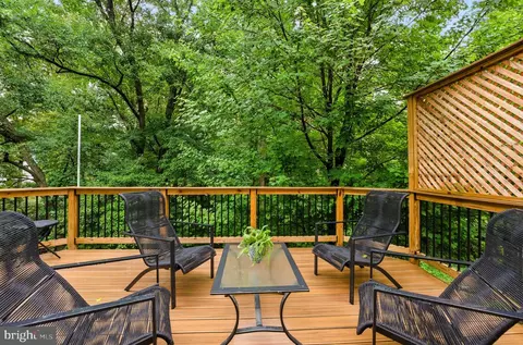 Exterior - 7359 Silver Pine Dr, Springfield, VA 22153 photo 3 of 10
