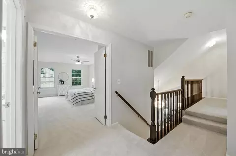 Entry Way - 7359 Silver Pine Dr, Springfield, VA 22153 photo 4 of 5