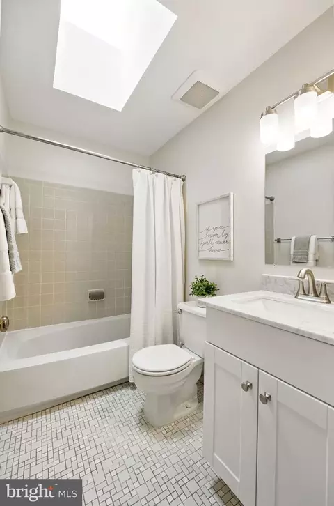 Bath - 7359 Silver Pine Dr, Springfield, VA 22153 photo 5 of 5