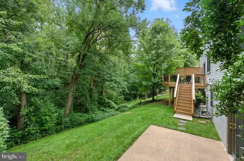 Exterior - 7359 Silver Pine Dr, Springfield, VA 22153 photo 6 of 10