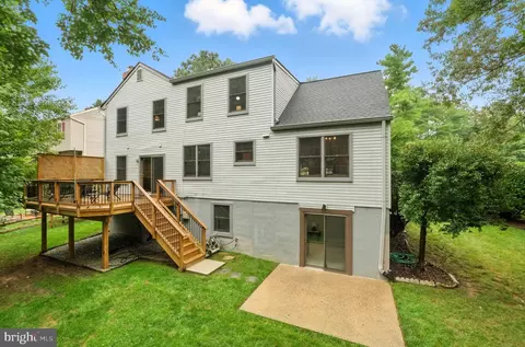 Exterior - 7359 Silver Pine Dr, Springfield, VA 22153 photo 7 of 10