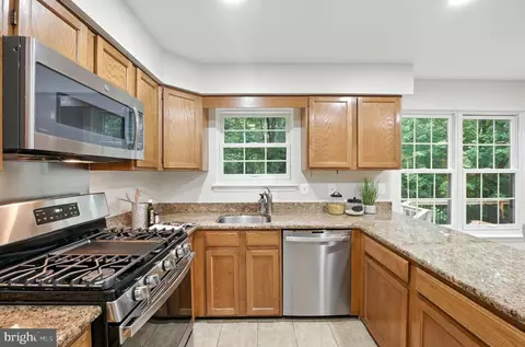 Kitchen - 7359 Silver Pine Dr, Springfield, VA 22153 photo 3 of 6