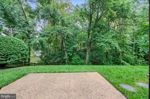 Exterior - 7359 Silver Pine Dr, Springfield, VA 22153 photo 5 of 10