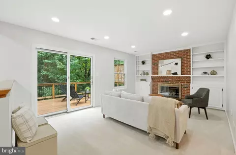 Living - 7359 Silver Pine Dr, Springfield, VA 22153 photo 3 of 8