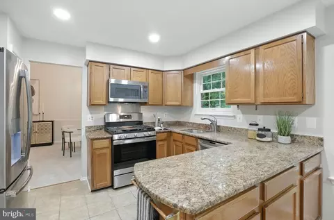 Kitchen - 7359 Silver Pine Dr, Springfield, VA 22153 photo 2 of 6