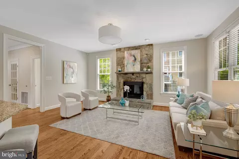 Living - 1519 Pathfinder Ln, Mclean, VA 22101 photo 3 of 6