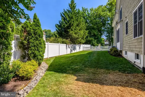 Exterior - 1519 Pathfinder Ln, Mclean, VA 22101 photo 11 of 14