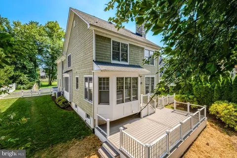 Exterior - 1519 Pathfinder Ln, Mclean, VA 22101 photo 9 of 14