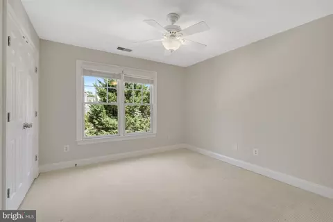 Bedroom - 1519 Pathfinder Ln, Mclean, VA 22101 photo 4 of 7